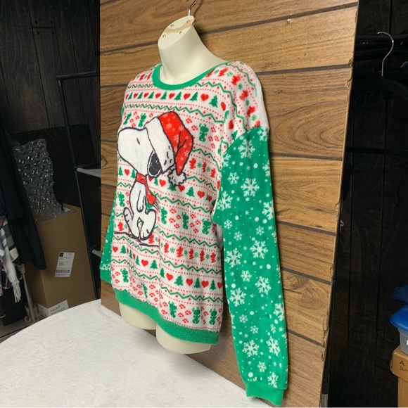 Peanuts Snoopy Christmas fuzzy top size XL 15/17 - Picture 4 of 7